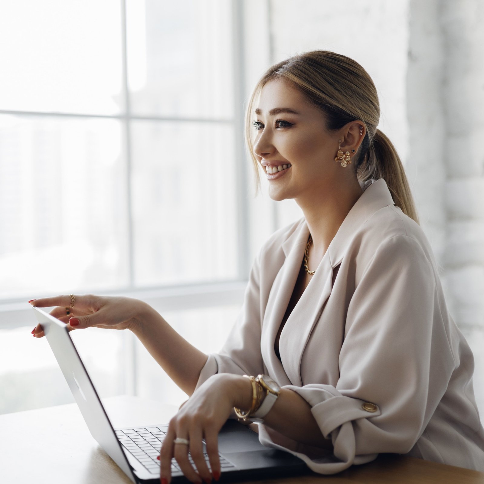 Dr. Günel Təhməzova, Gözəl Gülümsəmələrin Ünvanı.